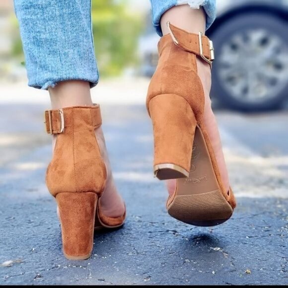 Stylish Women’s Tan Suede Block Heel Sandals – Dress Shoes - Picture 4 of 5